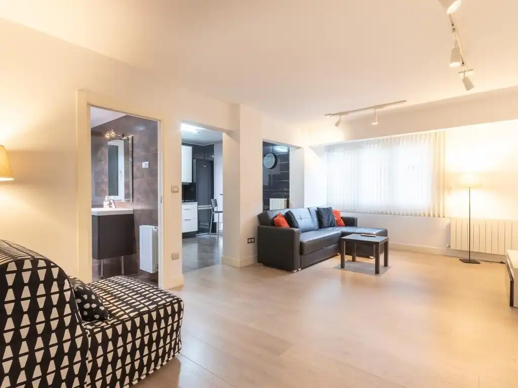 Flat for rent in Calle Julián Urbina, 4, Inmobiliaria - Barreda