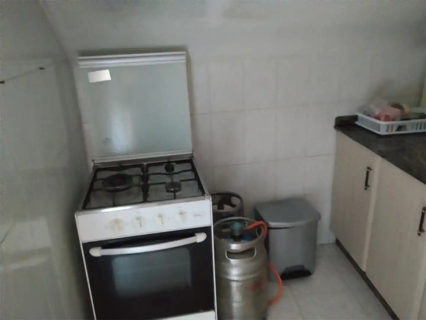 Cuina de Pis en venda en Vilamartín de Valdeorras amb Parquet, Traster i Moblat