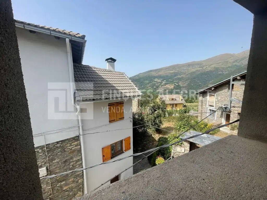 Vista exterior de Casa o chalet en venta en La Torre de Cabdella