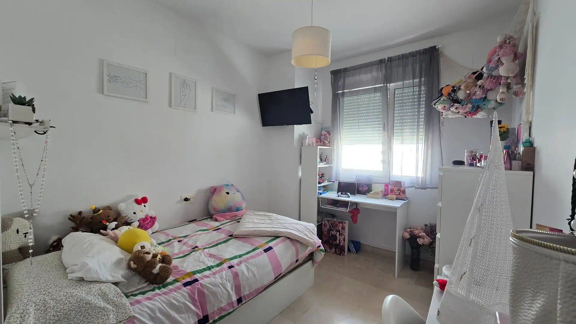 Dormitori de Dúplex en venda en Estepona amb Aire condicionat, Jardí privat i Terrassa
