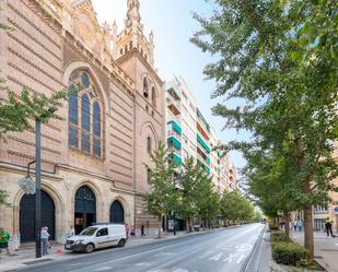 Exterior view of Flat for sale in  Granada Capital