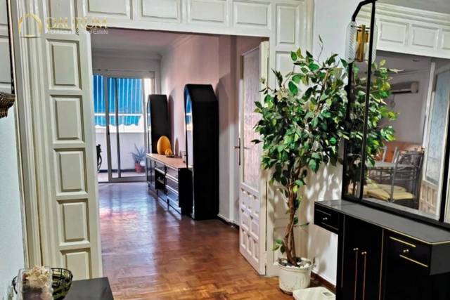 Piso en Venta en BARRIO LÓPEZ DE GOMARA en Triana Este