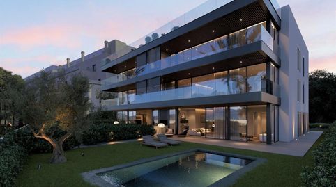 Planta baja unica en primera linea de Pto. Pollensa a estrenar con piscina y jardin privado. Tambien dispone de garaje y parking e