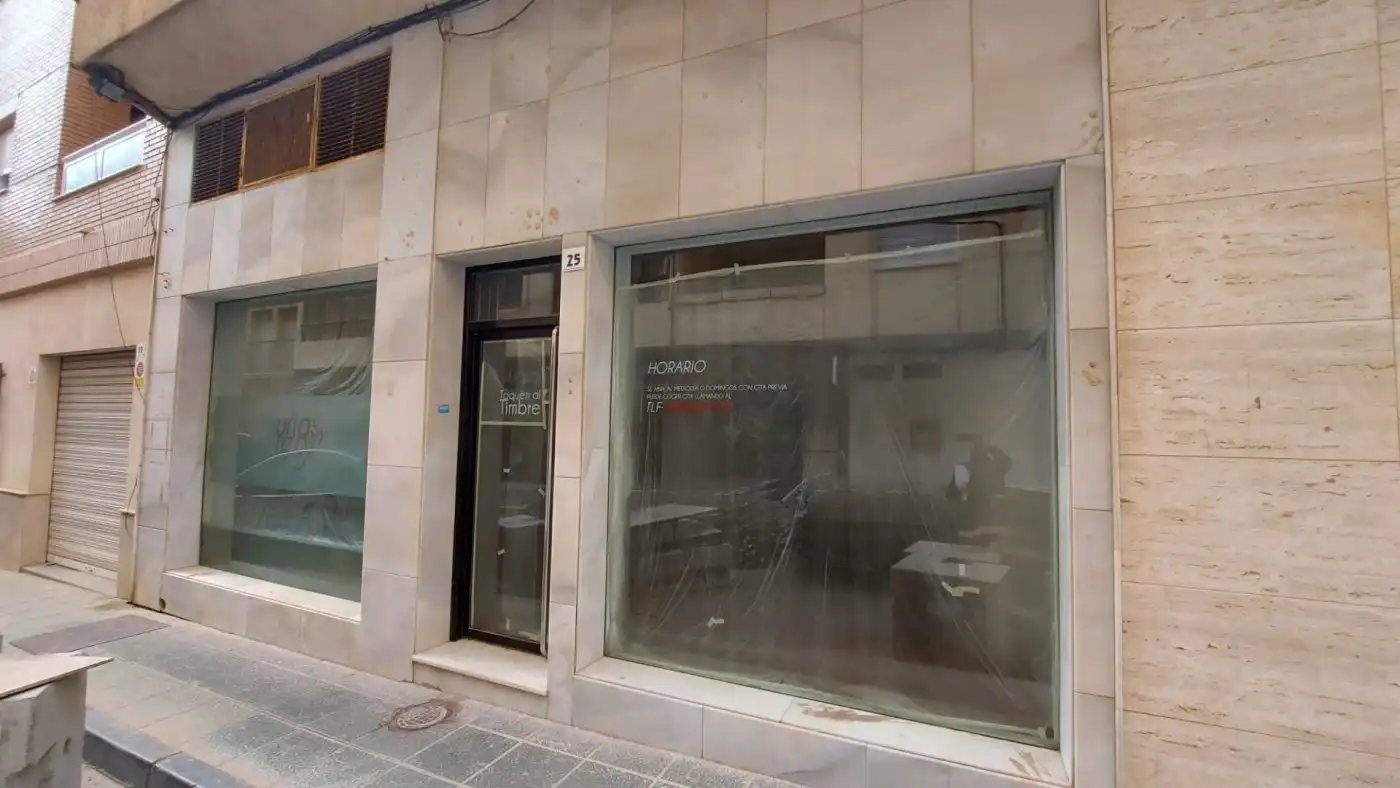 Local comercial en venda a El Ejido Ciudad, imagen 2