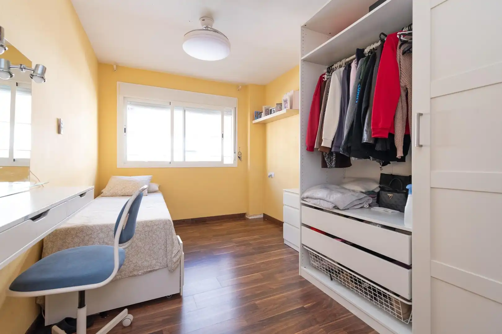 Bedroom of Flat for sale in Rincón de la Victoria  with Air Conditioner