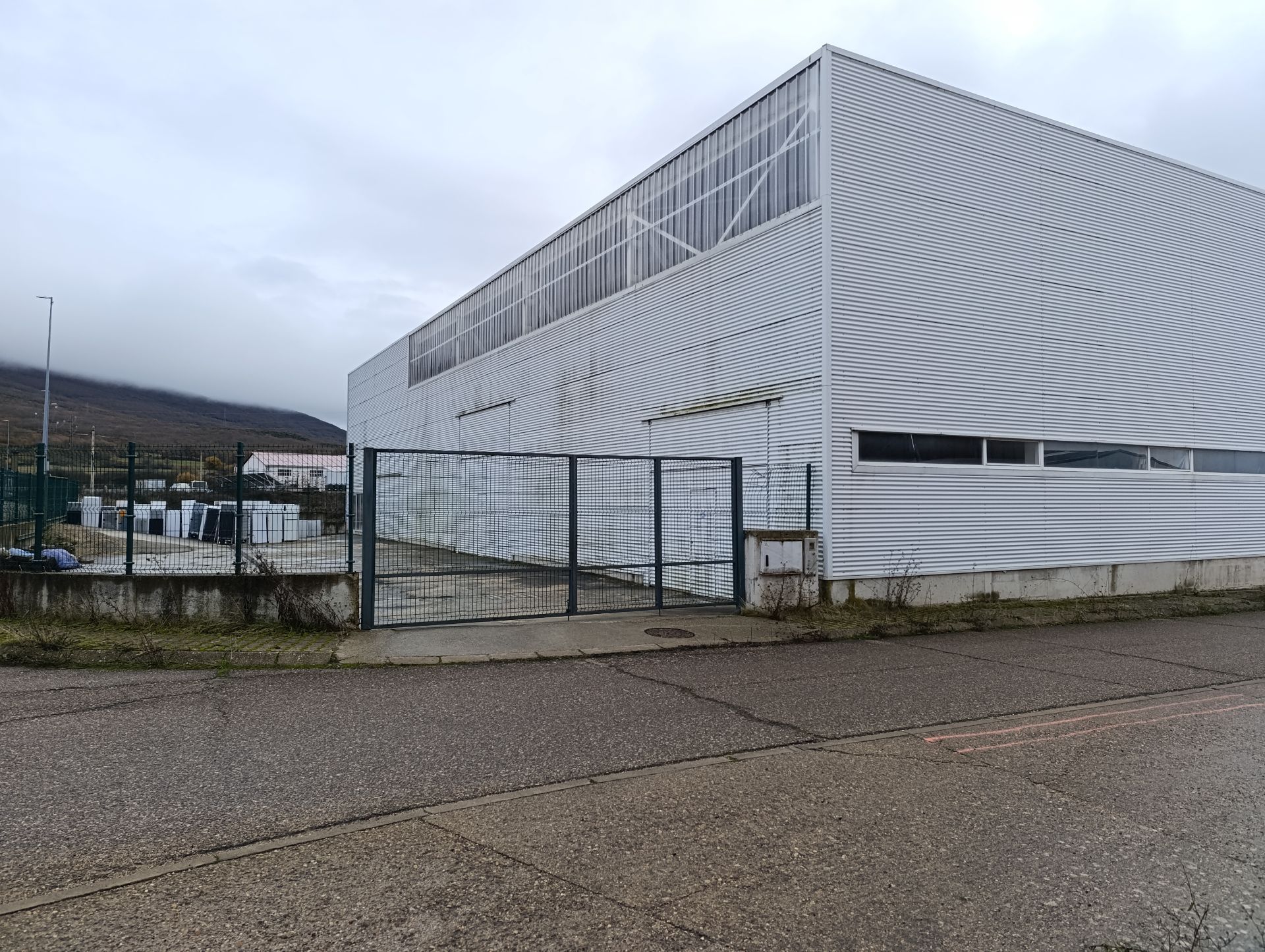 Exterior view of Industrial buildings for sale in Barruelo de Santullán