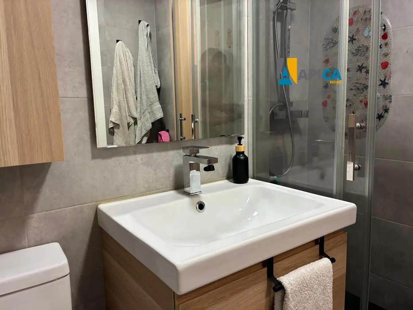 Baño de Piso en venta en Algeciras con Aire acondicionado y Amueblado