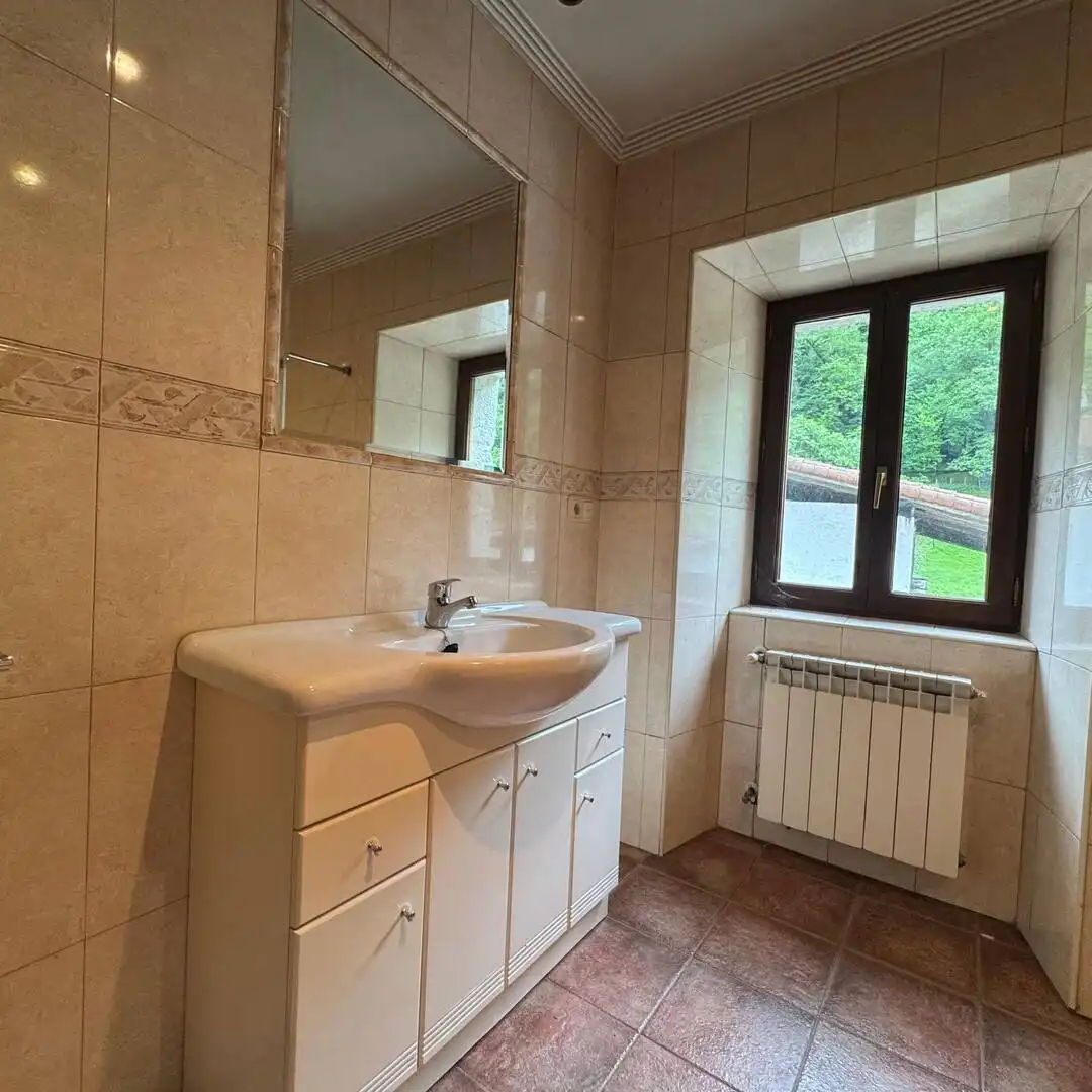 Baño de Finca rústica en venta en Berrobi con Calefacción, Jardín privado y Trastero