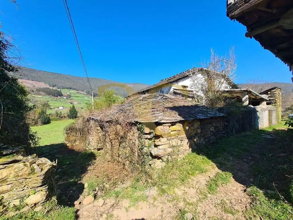 Casa o xalet en venda en Villayón amb Jardí privat
