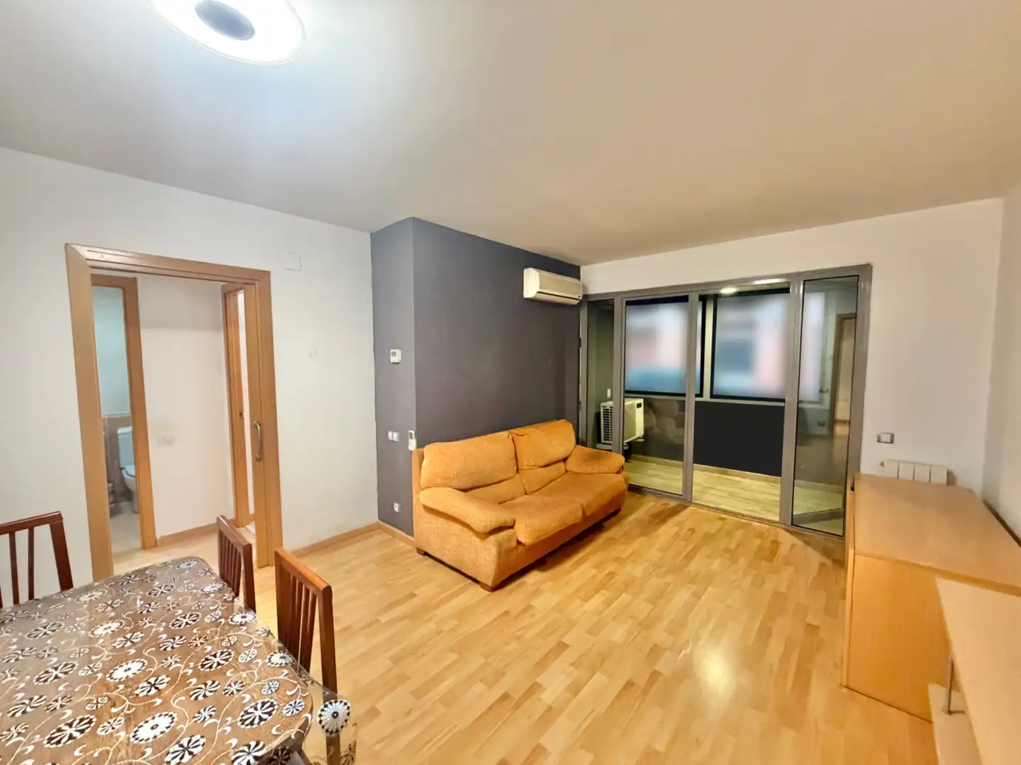 Sala de estar de Piso en venta en L'Arboç con Aire acondicionado, Calefacción y Parquet