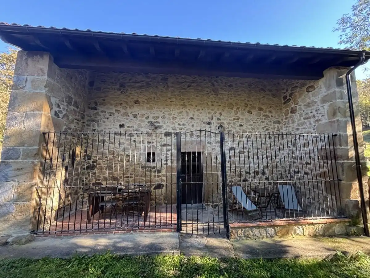 Vista exterior de Casa o chalet en venta en Cabrales, Asturias