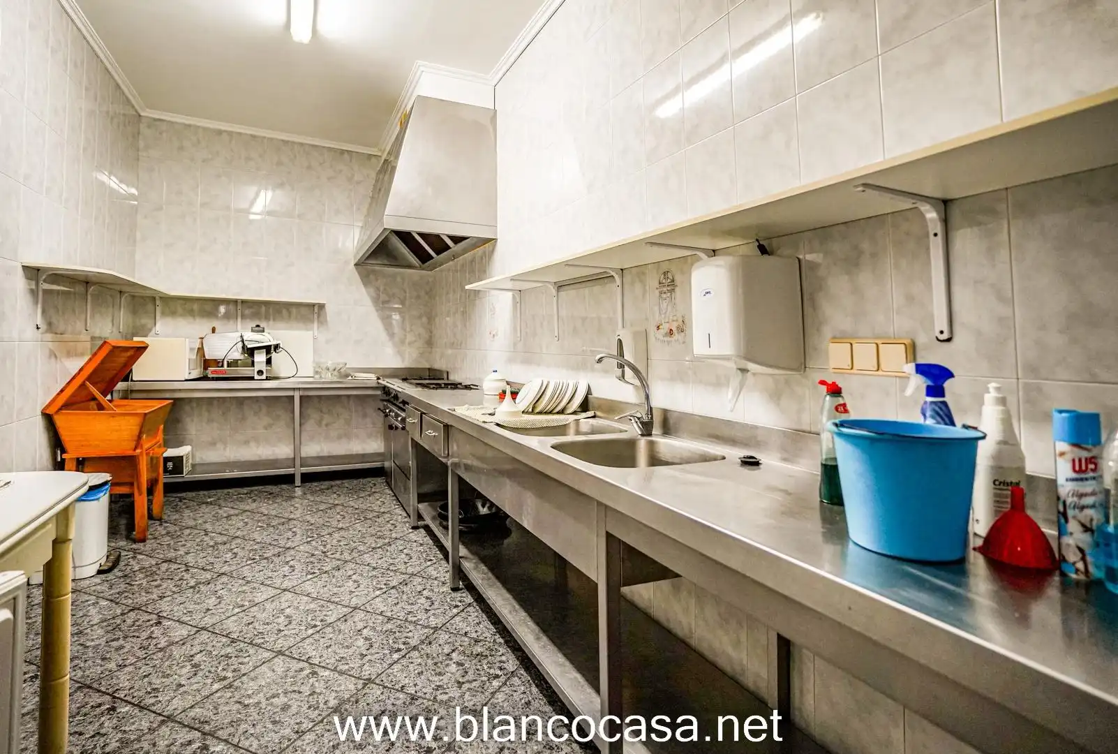 Kitchen of Commercial properties for rent in A Laracha    with Furnished