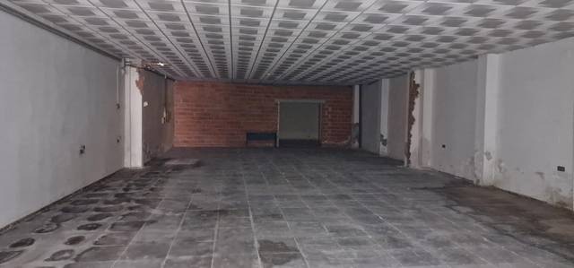 Local comercial en Venta en Ciutat del Transport - La Salera