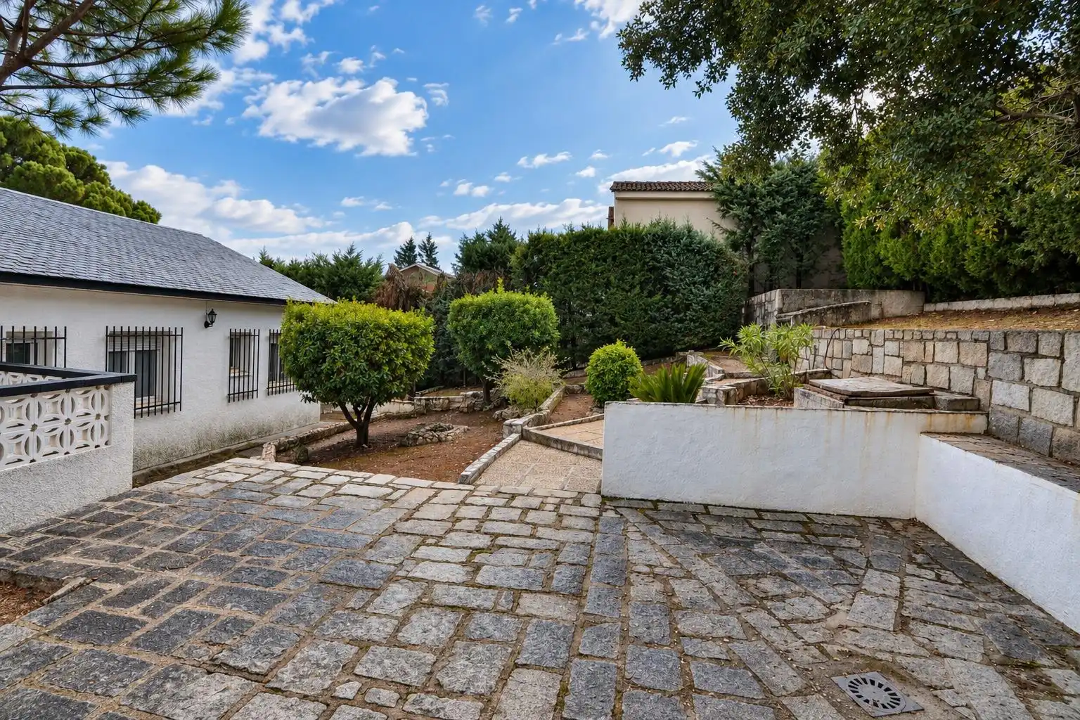 Terrassa de Casa o xalet en venda en Villa del Prado, Madrid