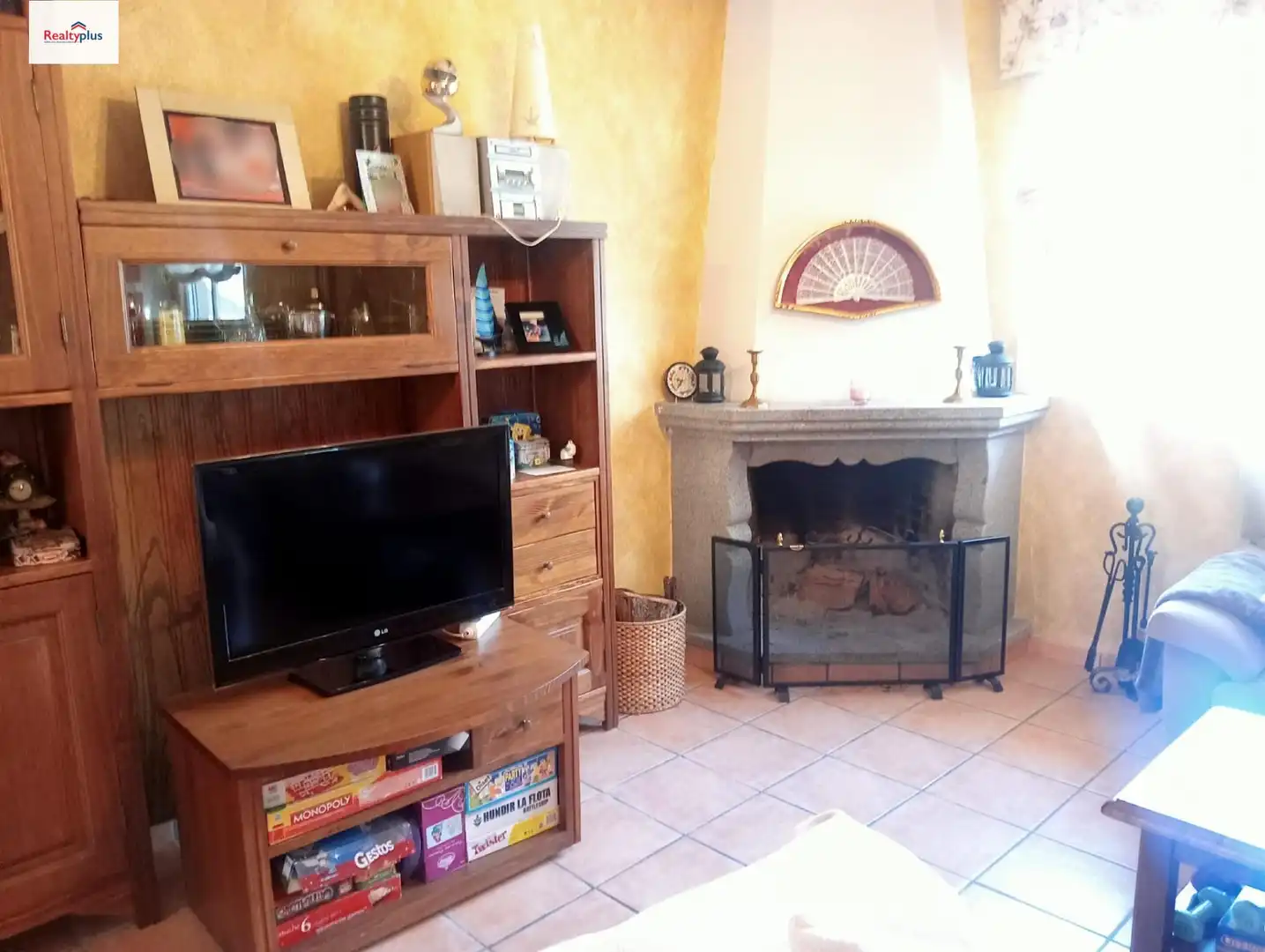 Sala de estar de Casa adosada en venta en Burgohondo