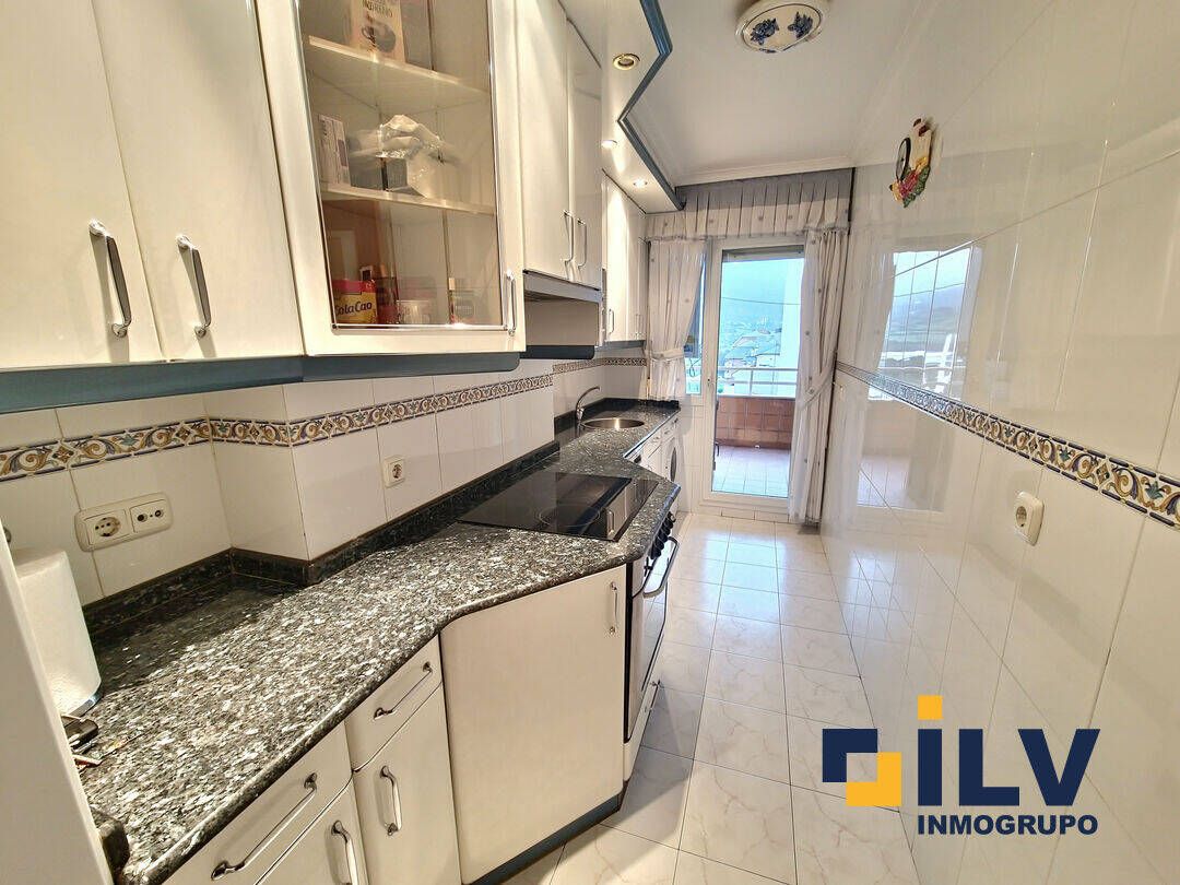 Cocina de Piso en venta en Santurtzi  con Calefacción y Terraza