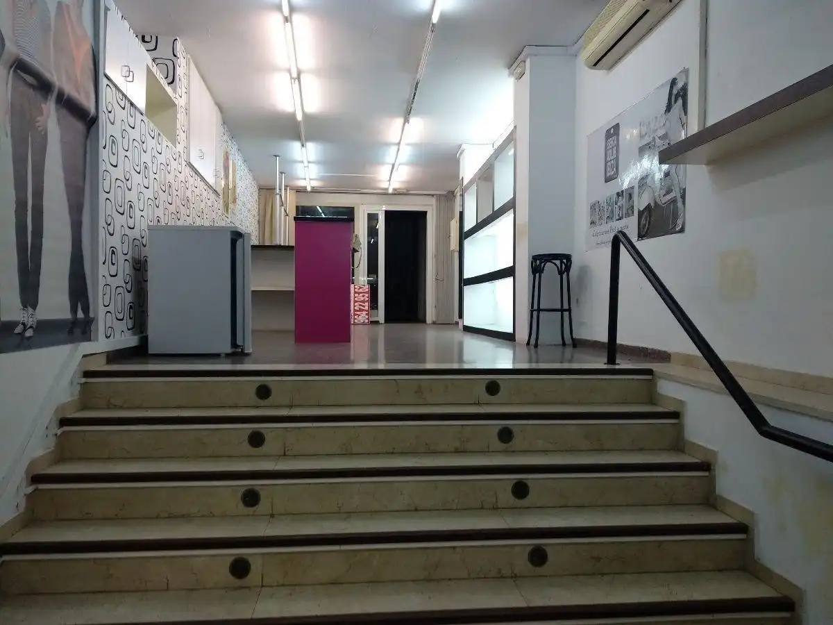 Local comercial en venta en Centro, imagen 2