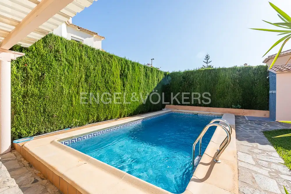 Swimming pool of Houses for sale in Oliva  with Air Conditioner, Heating and Private garden