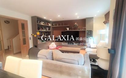 Living room of Single-family semi-detached for sale in Griñón  with Air Conditioner