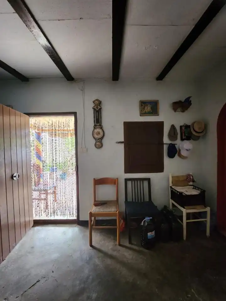 Casa rustica con giardino in vendita a Burgà, imagen 4