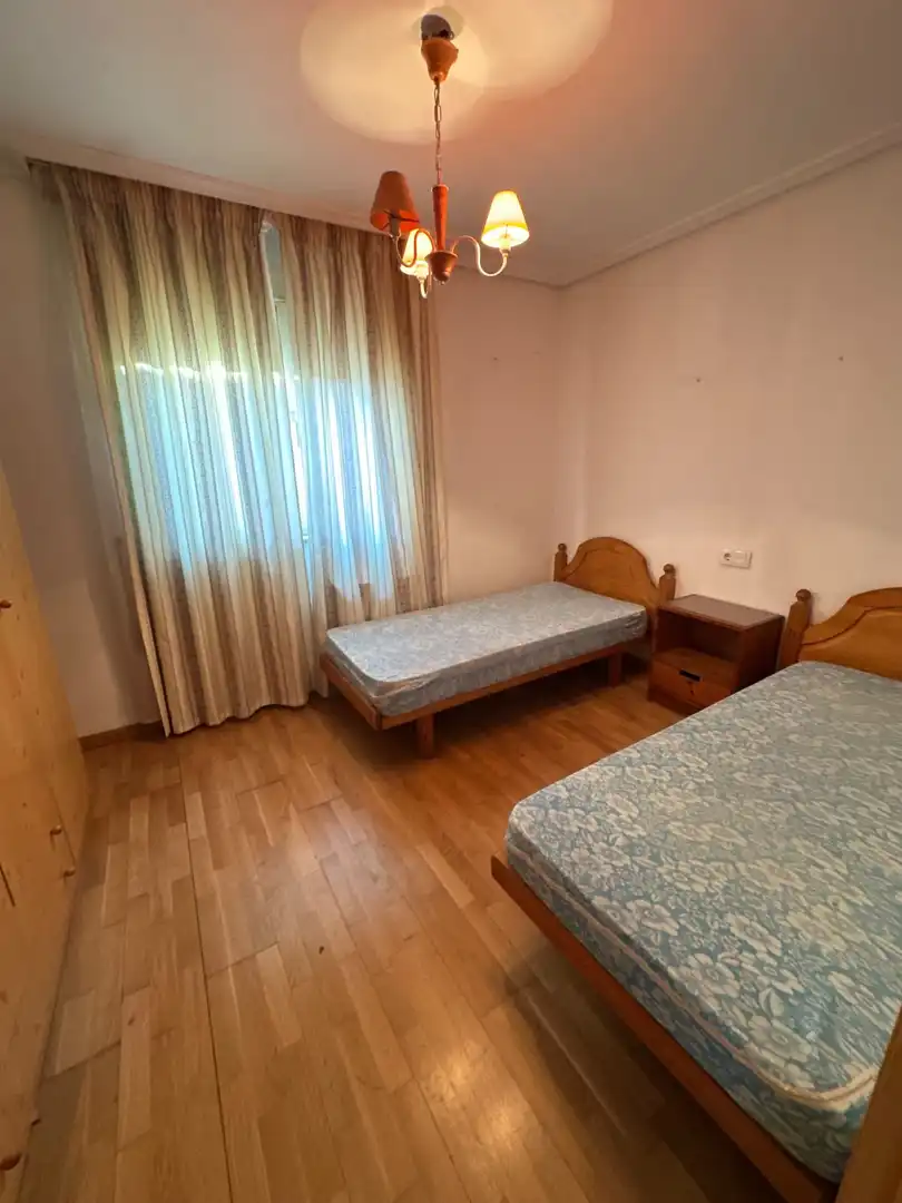 Habitación de Ático en venta en Santa Marta de Tormes con Calefacción, Terraza y Amueblado