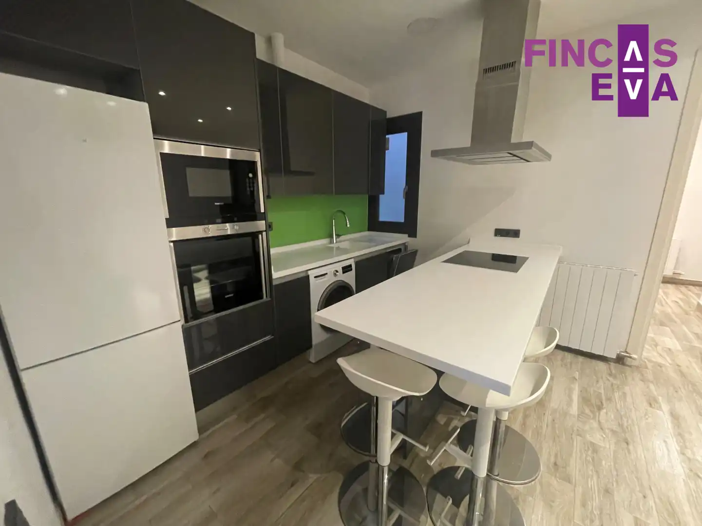Cocina de Piso en venta en  Barcelona Capital con Calefacción, Parquet y Balcón