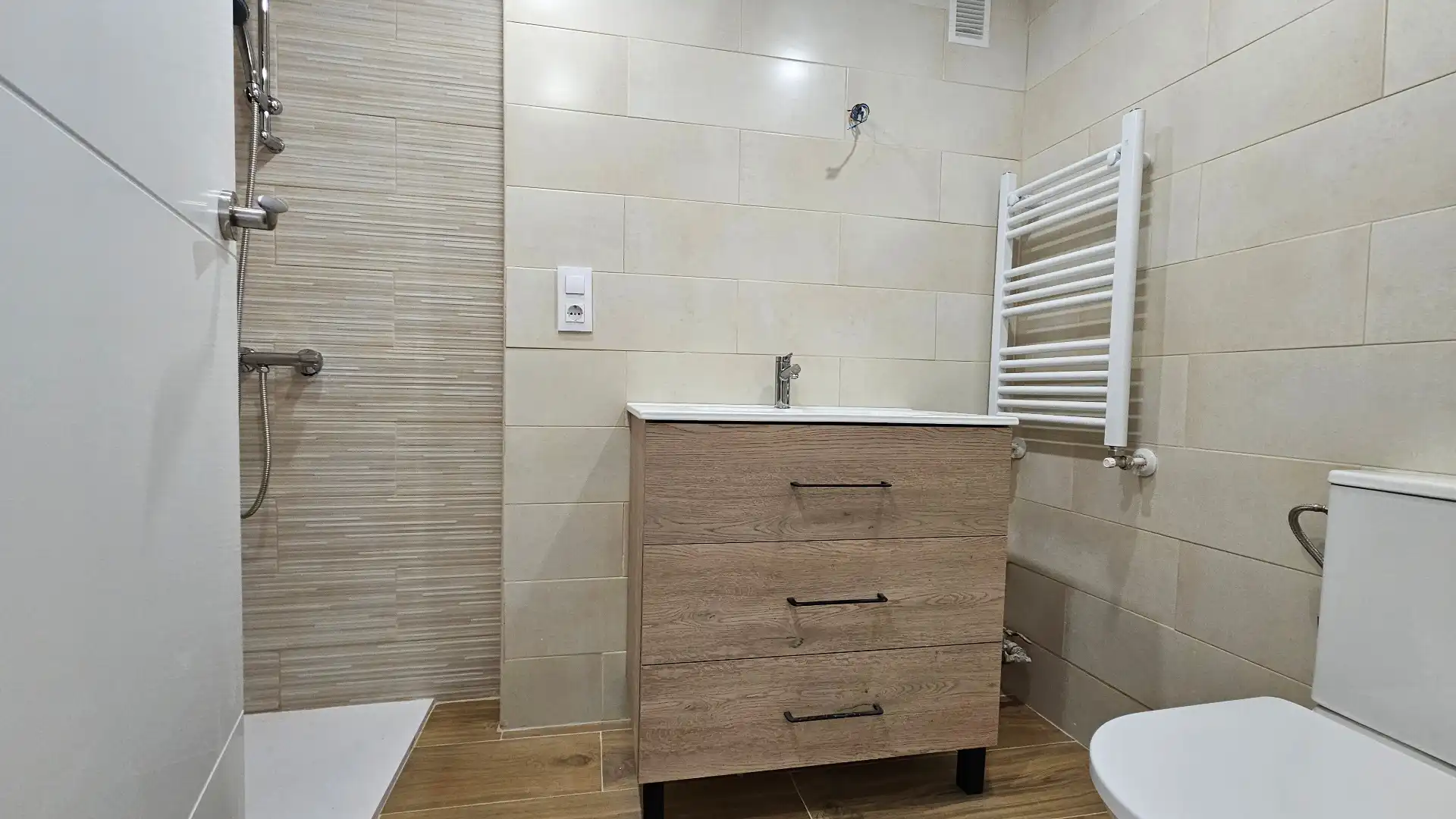 Bathroom of Flat for sale in Vitoria - Gasteiz  with Heating, Terrace and Storage room