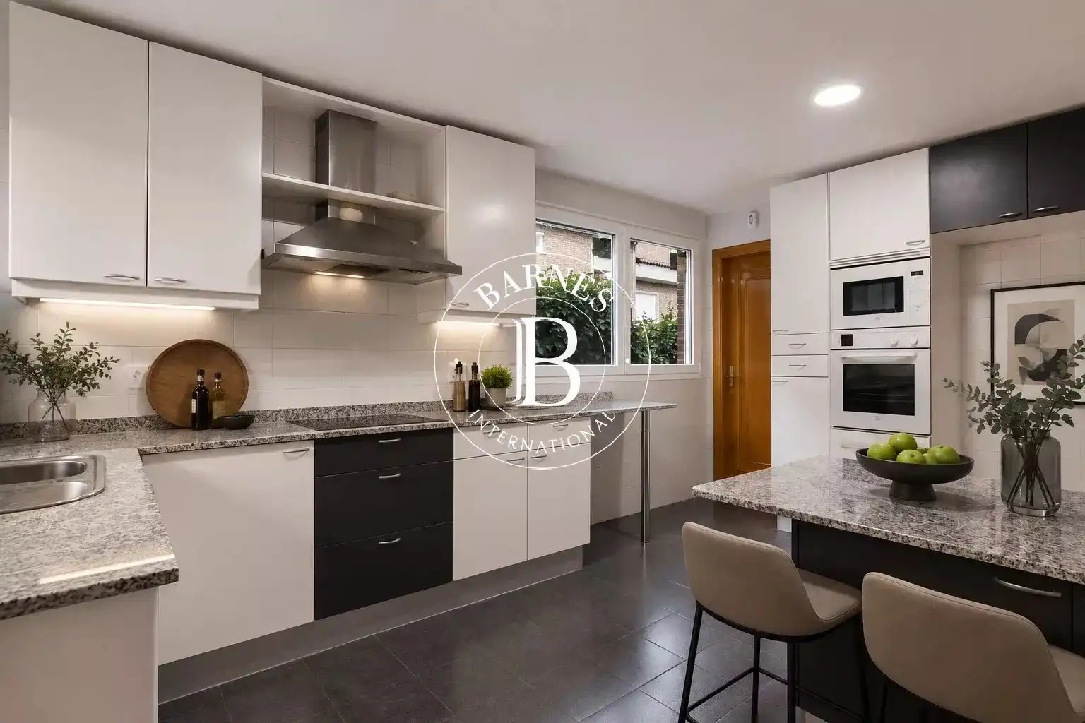 Cuina de Casa o xalet de lloguer en Madrid amb Aire condicionat, Calefacció i Terrassa