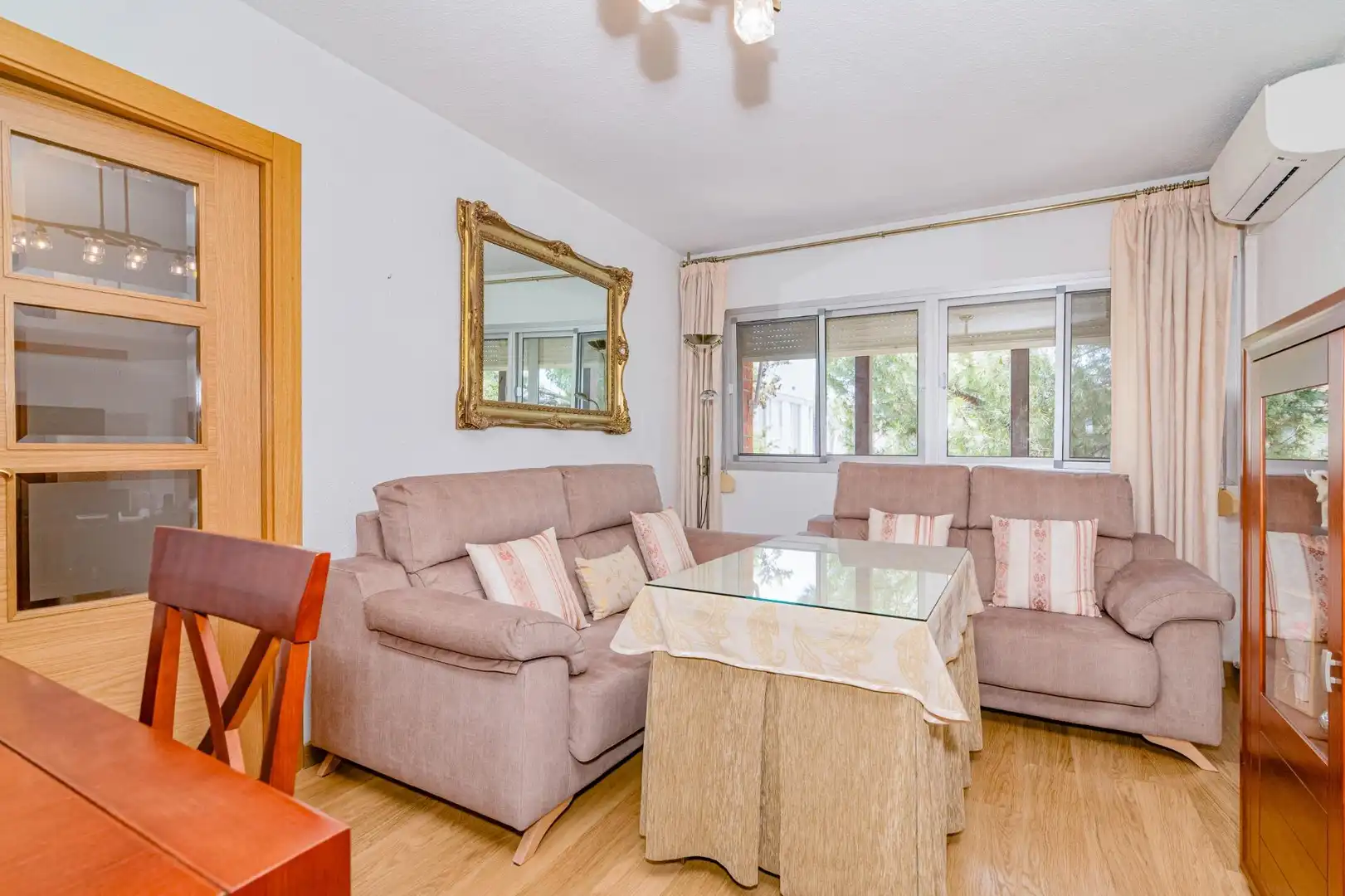 Sala de estar de Piso en venta en Granada con Aire acondicionado, Calefacción y Amueblado