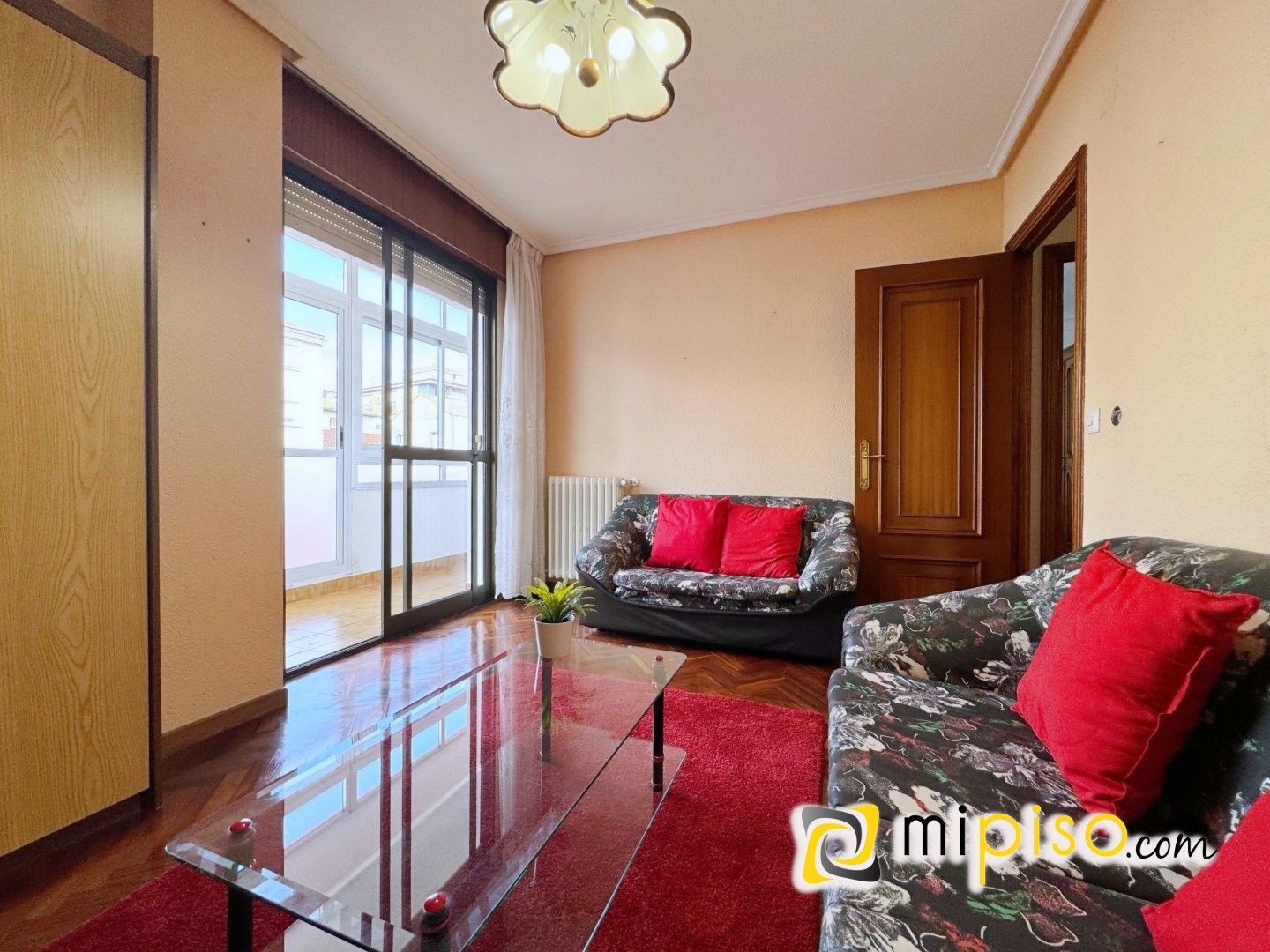 Living room of Flat for sale in Santoña  with Heating, Terrace and Furnished