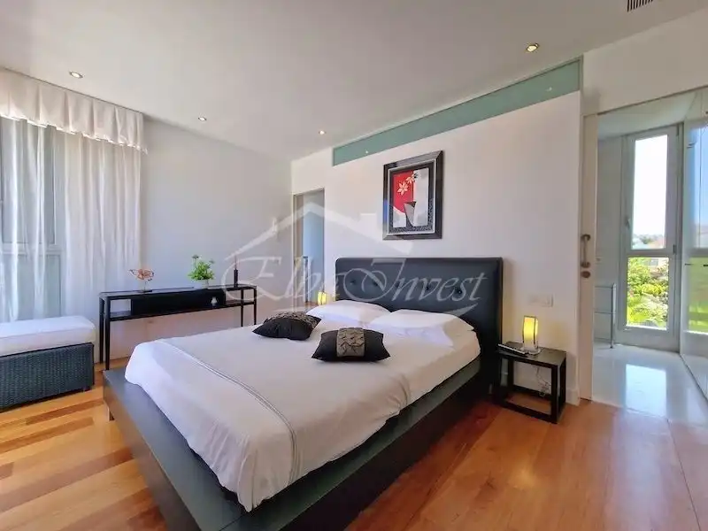 Dormitori de Casa o xalet en venda en Adeje amb Aire condicionat, Jardí privat i Terrassa