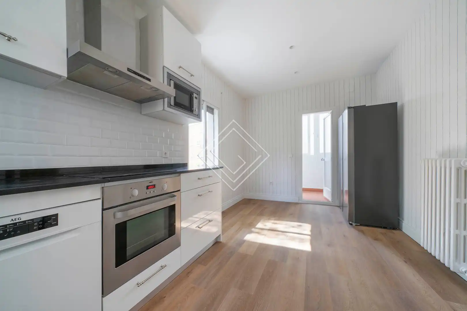 Kitchen of Flat for rent in Madrid  with Air Conditioner, Heating and Storage room