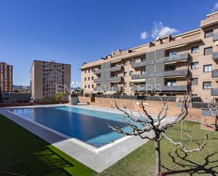 Piscina de Apartament de lloguer en Sant Feliu de Llobregat amb Aire condicionat, Parquet i Terrassa