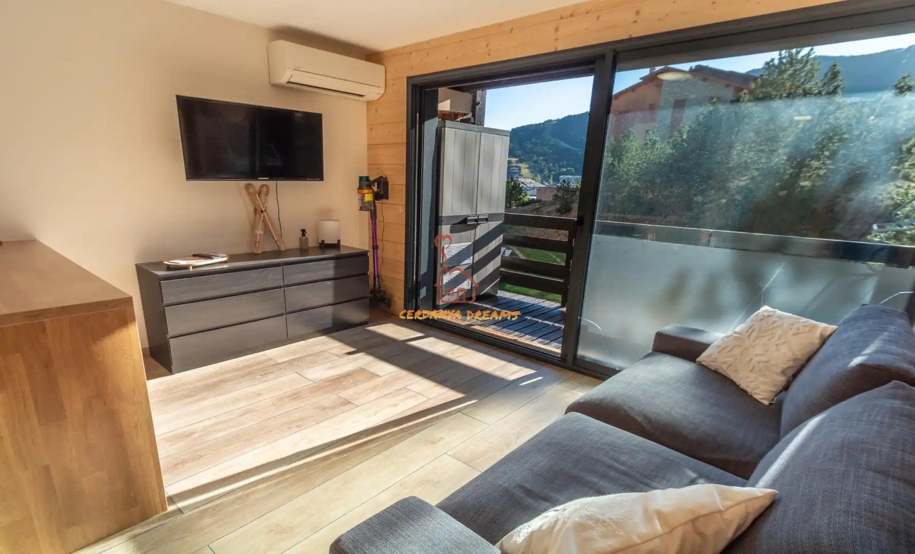 Sala de estar de Estudio en venta en Les Angles con Aire acondicionado, Calefacción y Terraza