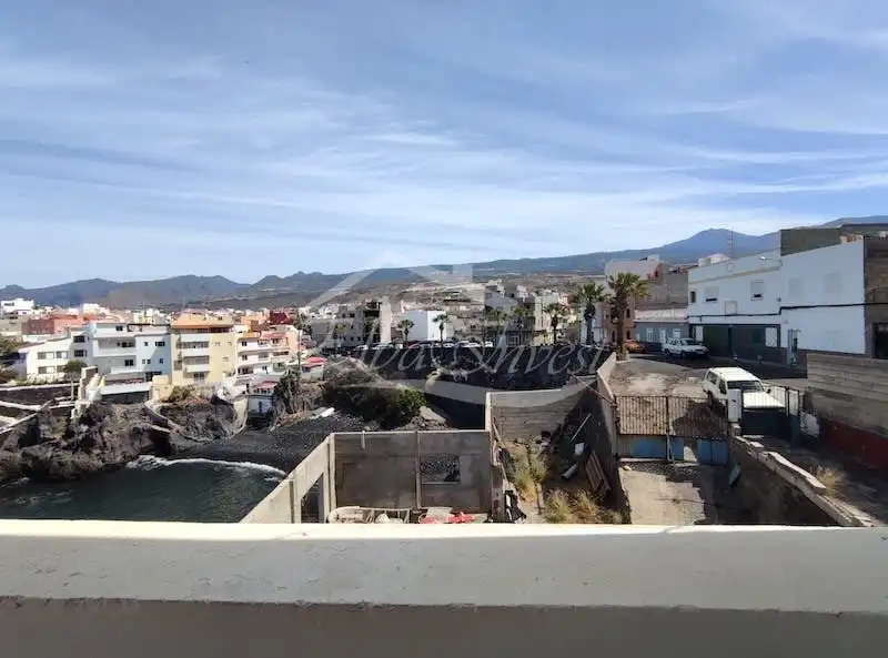 Vista exterior de Casa o xalet en venda en Guía de Isora amb Terrassa, Traster i Moblat