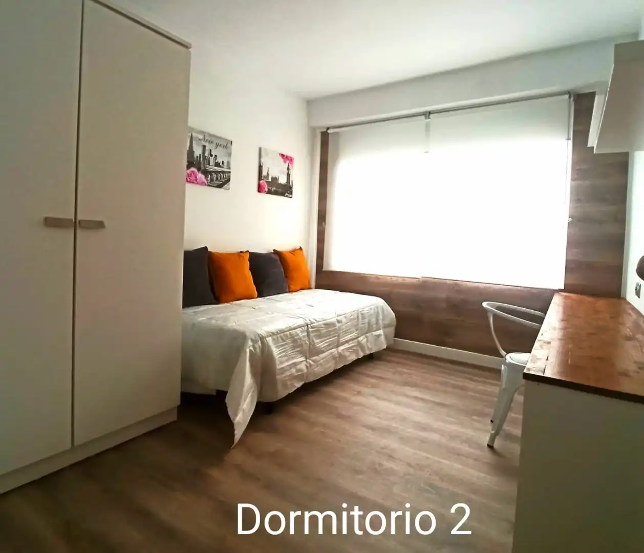 Dormitori de Pis de lloguer en A Coruña Capital  amb Parquet, Traster i Moblat