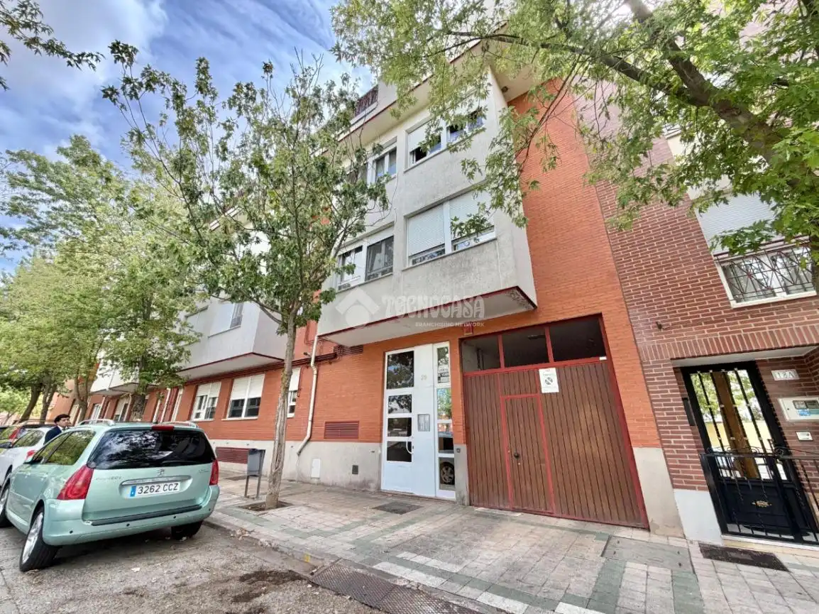 Vista exterior de Piso en venta en Palencia con Calefacción y Trastero