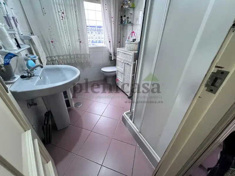 Bany de Casa o xalet en venda en Punta Umbría amb Aire condicionat, Calefacció i Jardí privat
