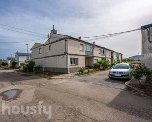 Vista exterior de Casa o xalet en venda en Ponferrada amb Jardí privat, Terrassa i Traster