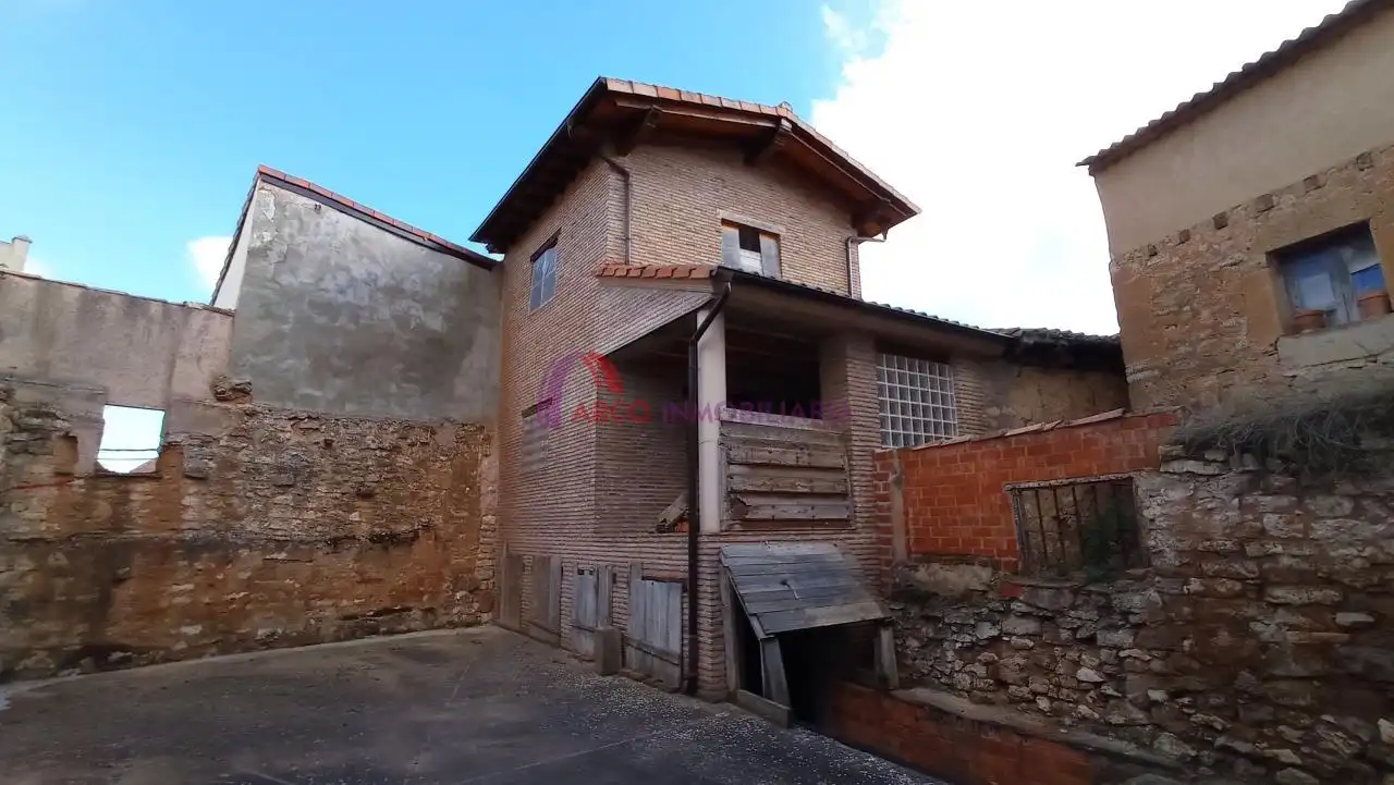 Vista exterior de Casa o chalet en venta en Rabé de las Calzadas con Calefacción