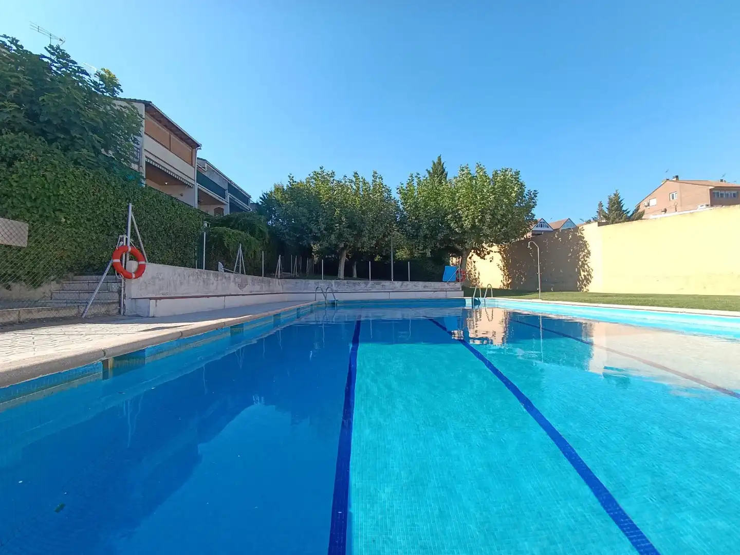 Piscina de Casa adosada en venta en El Molar (Madrid) con Calefacción, Jardín privado y Terraza