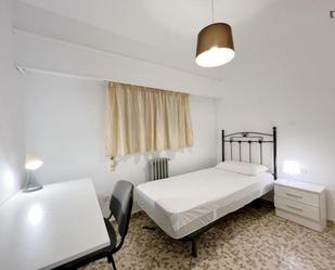 Bedroom of Apartment to share in  Granada Capital  with Heating, Furnished and Washing machine