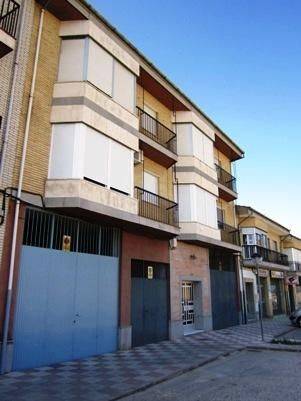 Piso en Venta en Calle Federico Mayo en Torreperogil