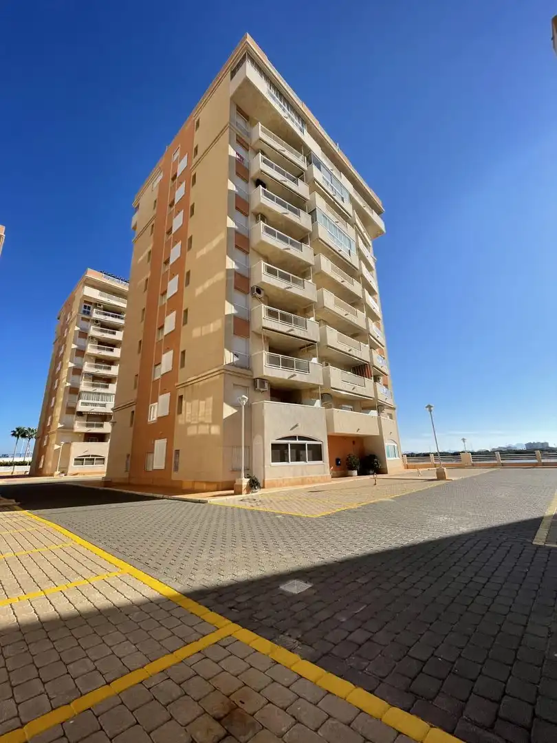 Vista exterior de Apartamento en venta en La Manga del Mar Menor con Aire acondicionado, Jardín privado y Terraza