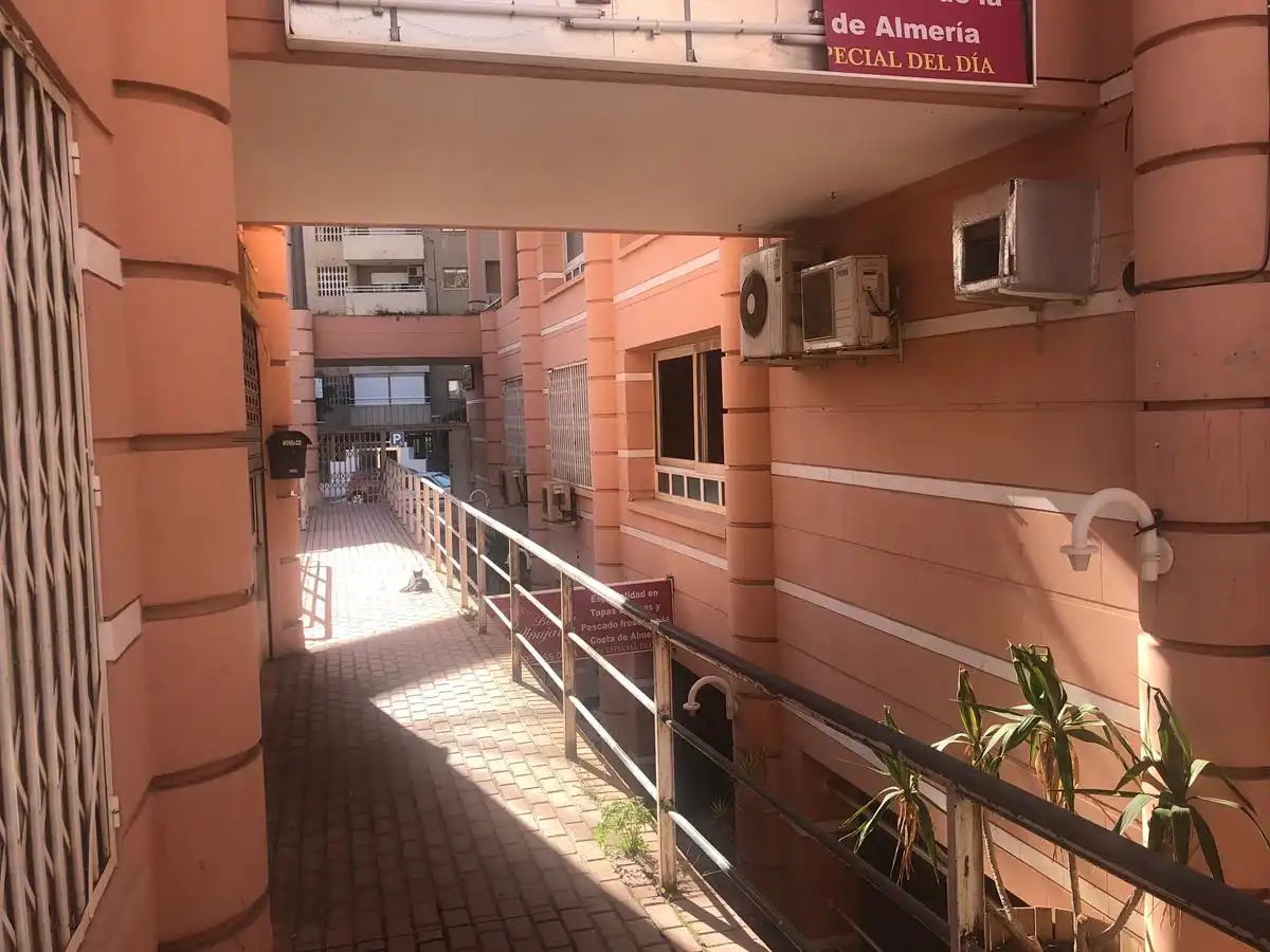 Local comercial en venta en Paseo de los Sauces, imagen 6
