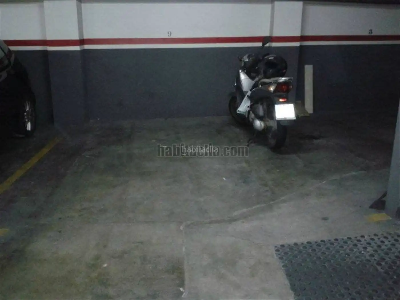 Moto in affitto a Carrer del Torrent de les Flors 174, imagen 3