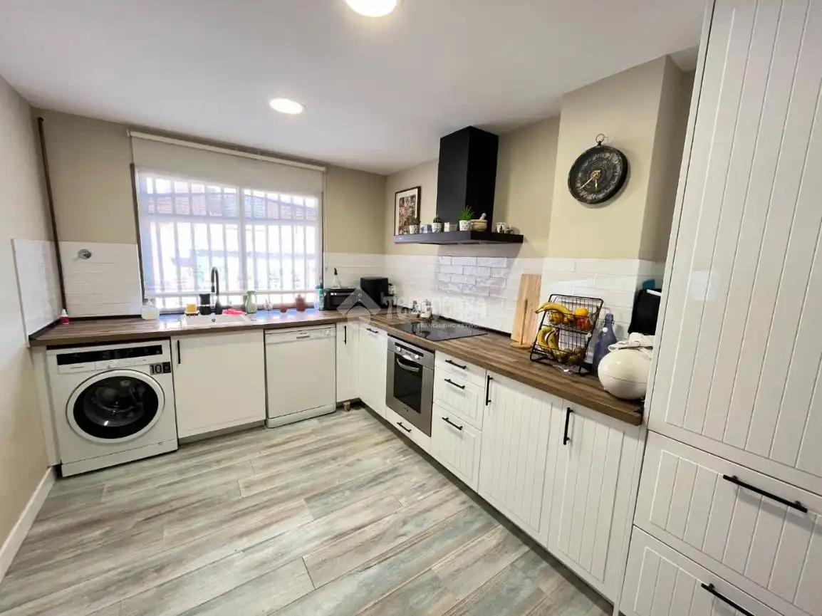 Cocina de Casa adosada en venta en Loeches