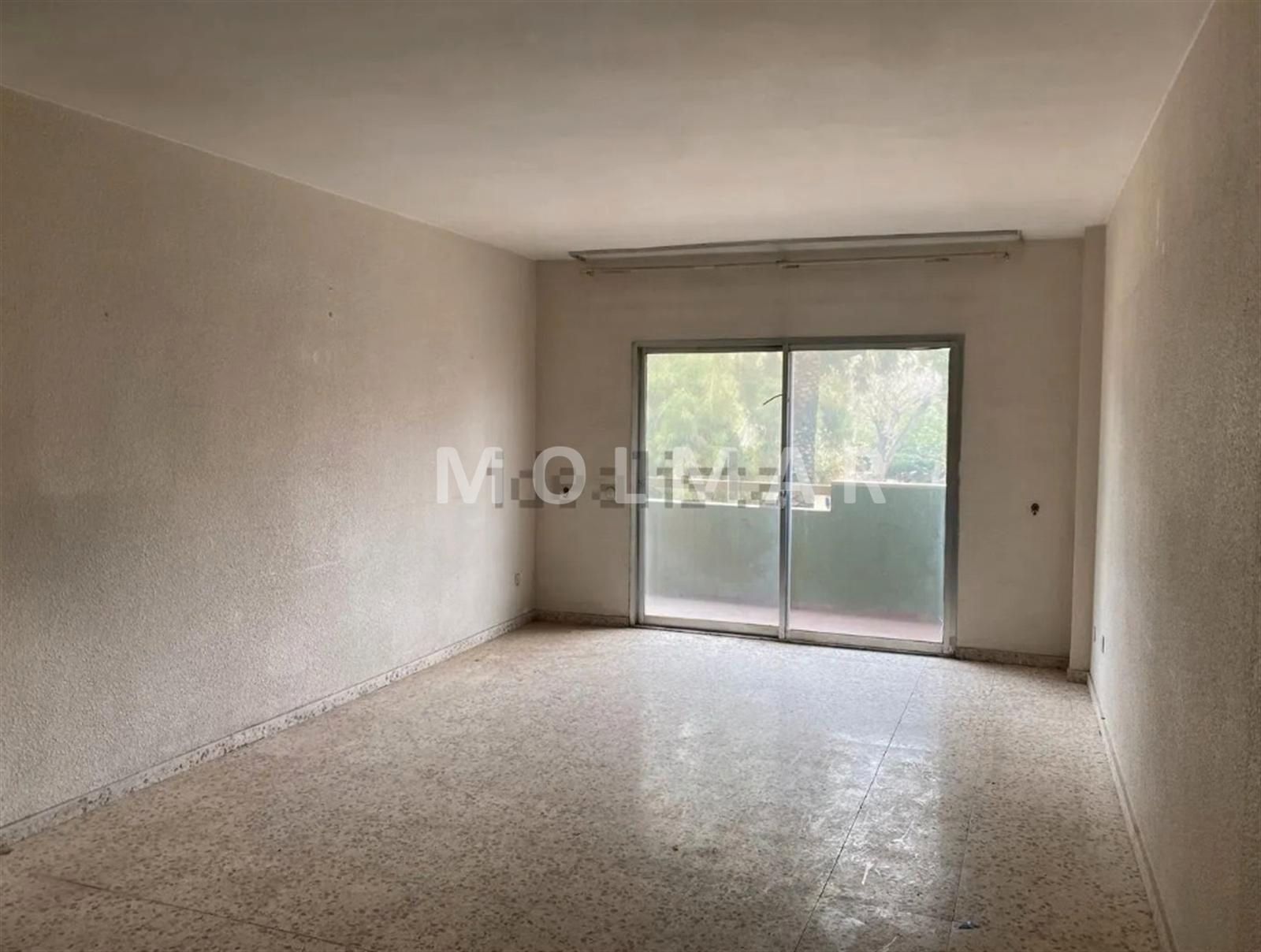 Dormitori de Pis en venda en Silla amb Terrassa i Internet