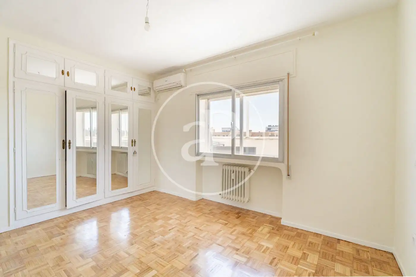 Bedroom of Attic for sale in Madrid  with Air Conditioner, Heating and Private garden