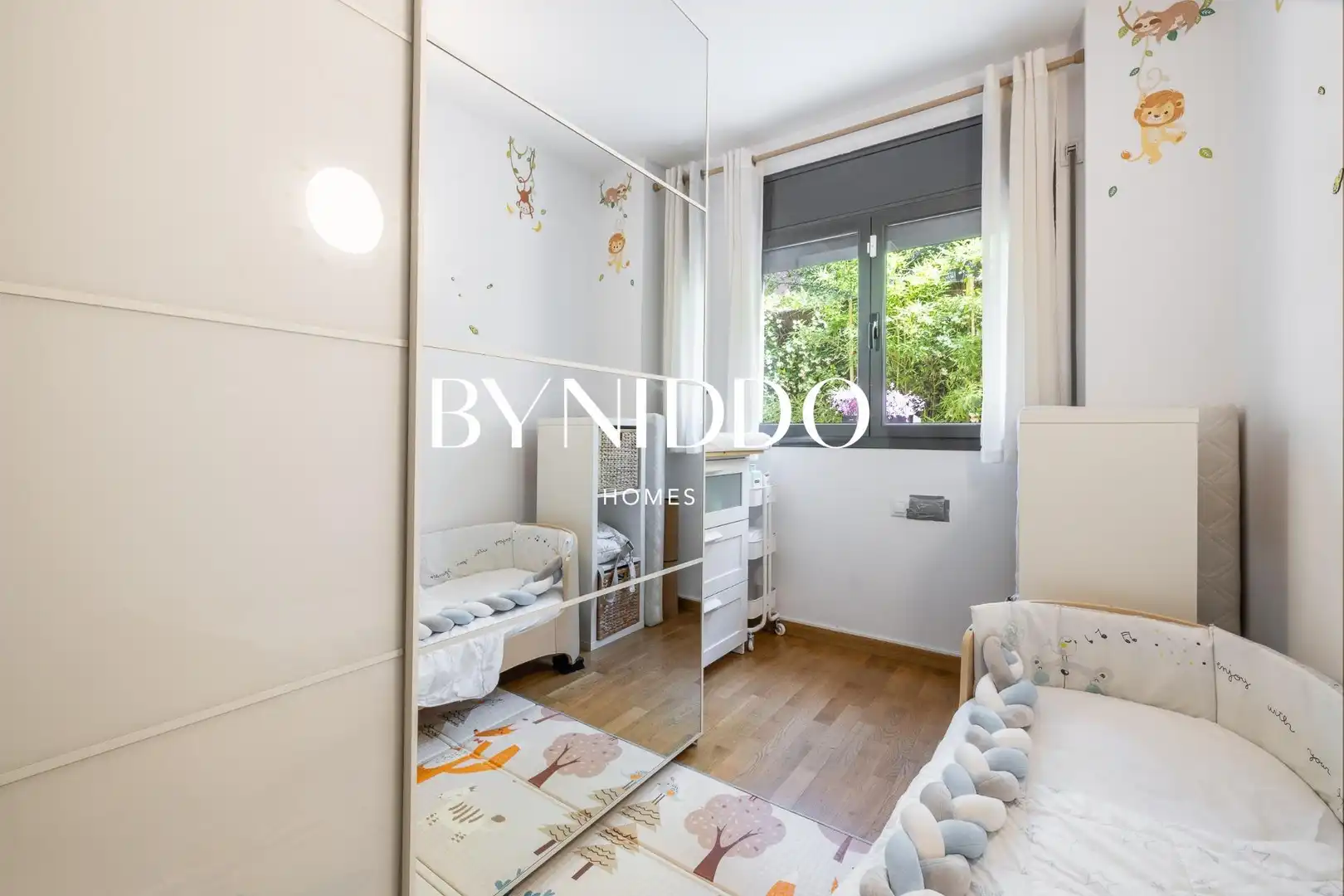 Schlafzimmer von Erdgeschoss zum Verkauf in Sant Cugat del Vallès mit Klimaanlage, Heizung und Privatgarten